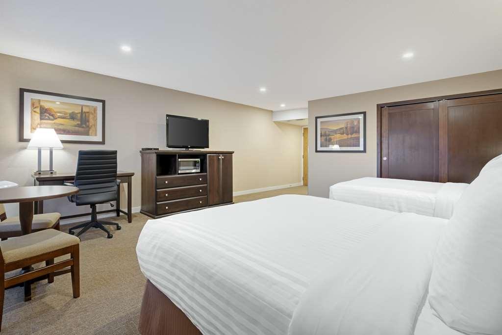 Best Western Plus Emerald Isle Hotel Sidney Room photo