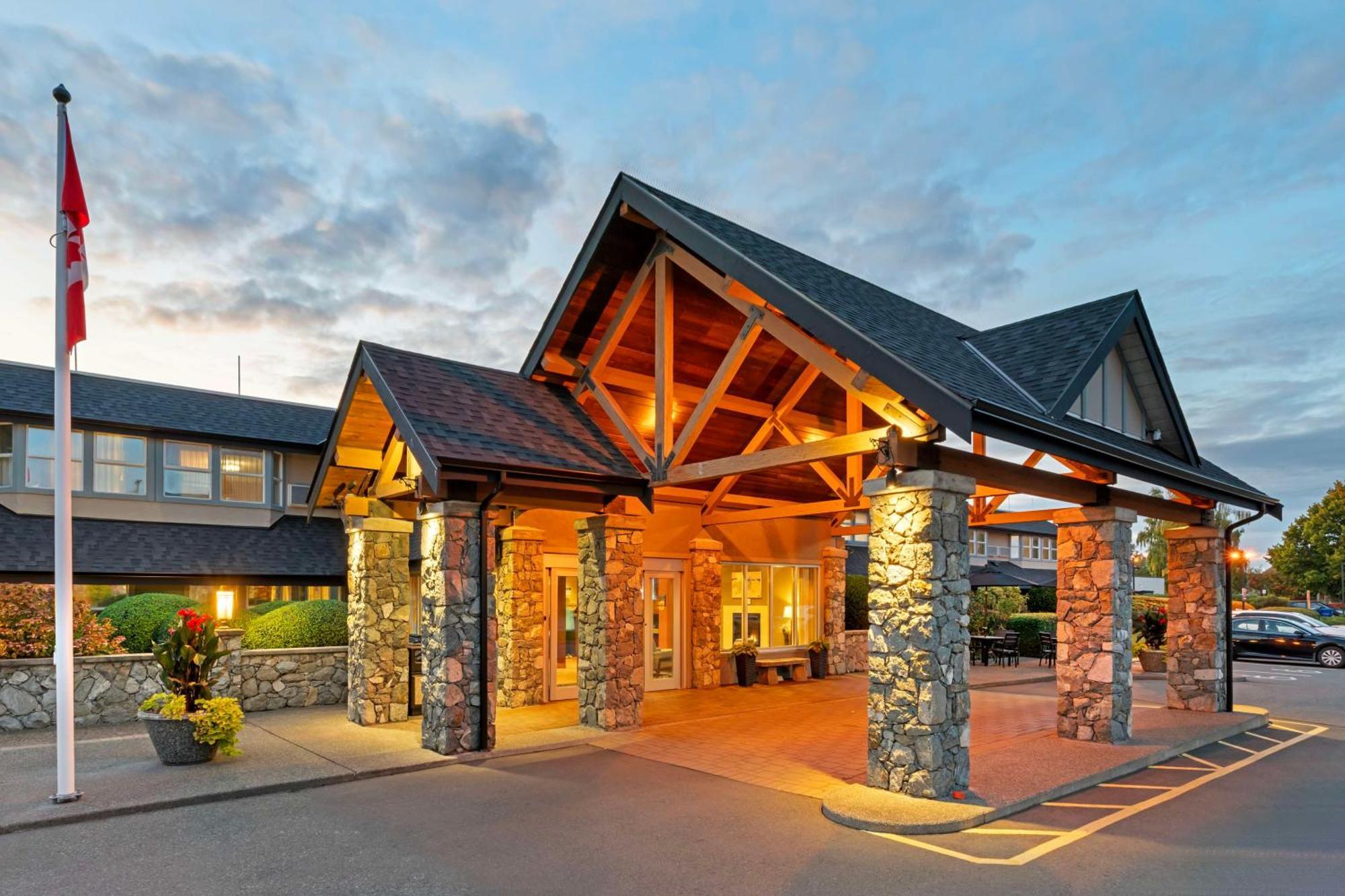 Best Western Plus Emerald Isle Hotel Sidney Exterior photo