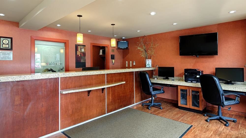 Best Western Plus Emerald Isle Hotel Sidney Exterior photo